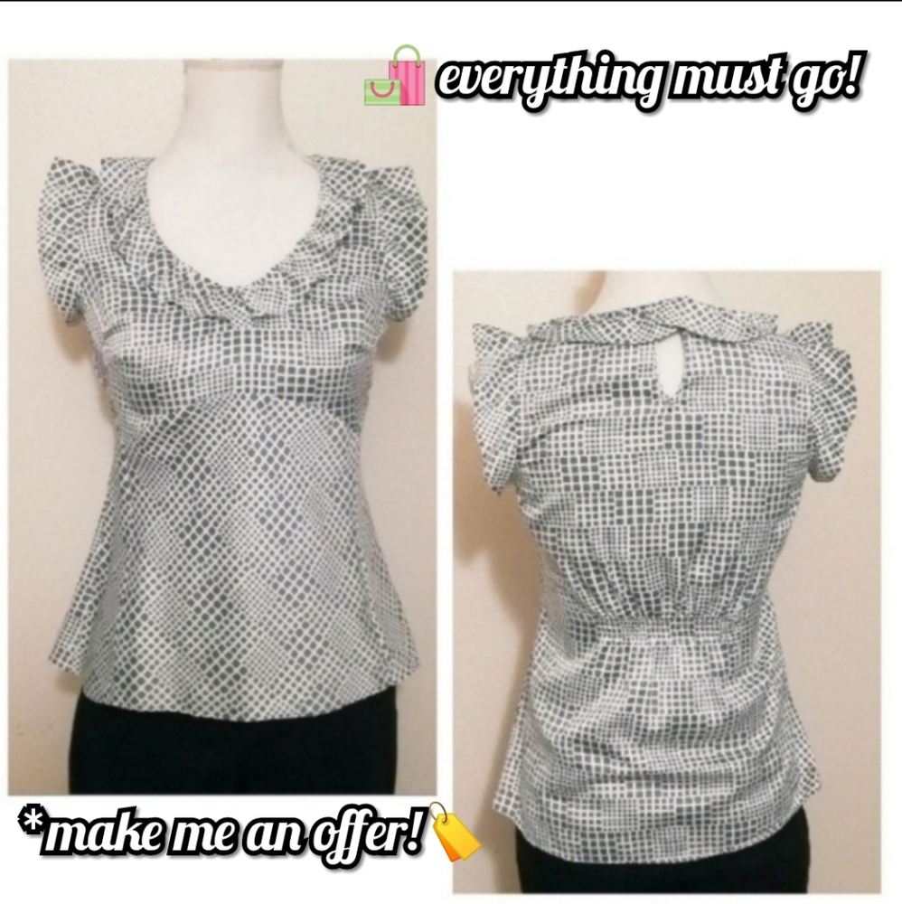 💖Banana Republic White & Grey Ruffled Blouse